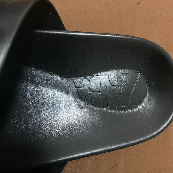 Zara Rhinestones BUCKLE SANDALS - Picture 8 of 10